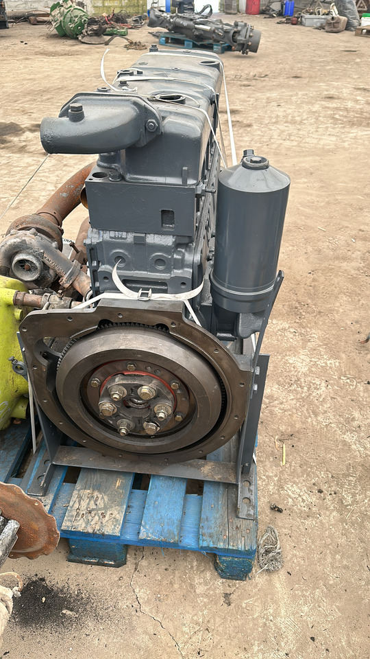 Mercedes OM352 claas Dominator silnik słupek części Głowica - Motor - Mezőgazdasági gépek: 1 kép. Mercedes OM352 claas Dominator silnik słupek części Głowica - Motor - Mezőgazdasági gépek: 1 kép.