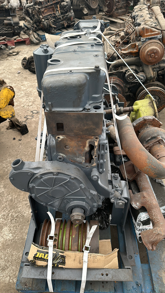 Mercedes OM352 claas Dominator silnik słupek części Głowica - Motor - Mezőgazdasági gépek: 3 kép. Mercedes OM352 claas Dominator silnik słupek części Głowica - Motor - Mezőgazdasági gépek: 3 kép.