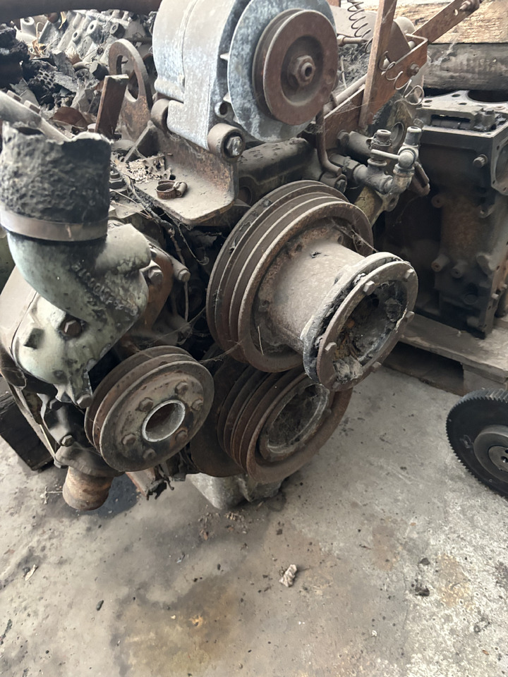 Mercedes OM422A OM 422A 422.901 Silnik Słupek Blok Koło Zamachowe Wał Korbowy Miska CZĘŚCI - Lendkerék - Mezőgazdasági gépek: 3 kép. Mercedes OM422A OM 422A 422.901 Silnik Słupek Blok Koło Zamachowe Wał Korbowy Miska CZĘŚCI - Lendkerék - Mezőgazdasági gépek: 3 kép.