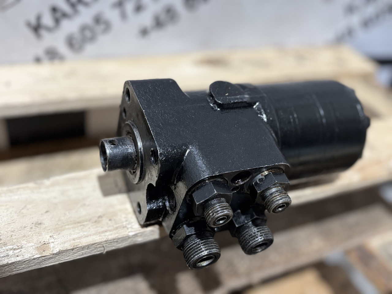 New Holland Orbitrol T6070 T6080 T6090 T7060 T7070 CASE Puma 47136607 - Szervószivattyú - Mezőgazdasági gépek: 4 kép. New Holland Orbitrol T6070 T6080 T6090 T7060 T7070 CASE Puma 47136607 - Szervószivattyú - Mezőgazdasági gépek: 4 kép.