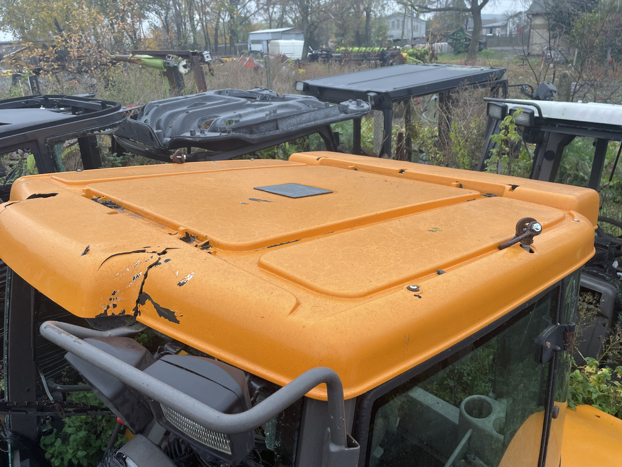 New Holland Renault Ares - kabina kompletna - Fülke - Mezőgazdasági gépek: 3 kép. New Holland Renault Ares - kabina kompletna - Fülke - Mezőgazdasági gépek: 3 kép.