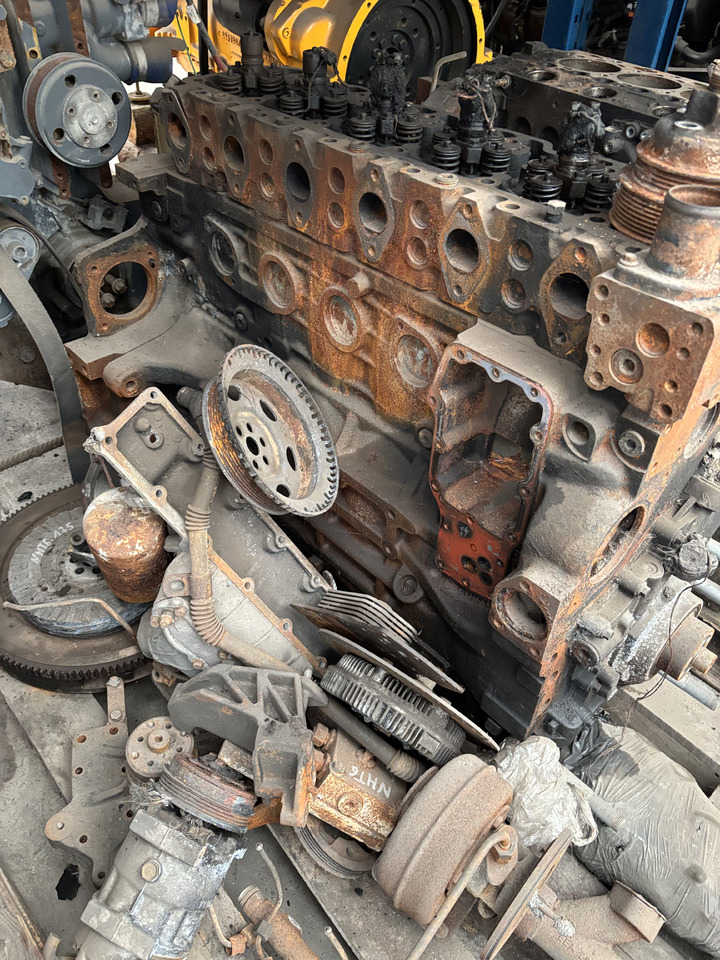 New Holland T6.175 Silnik 4.5 L 175 KM Na Części - Motor - Mezőgazdasági gépek: 2 kép. New Holland T6.175 Silnik 4.5 L 175 KM Na Części - Motor - Mezőgazdasági gépek: 2 kép.