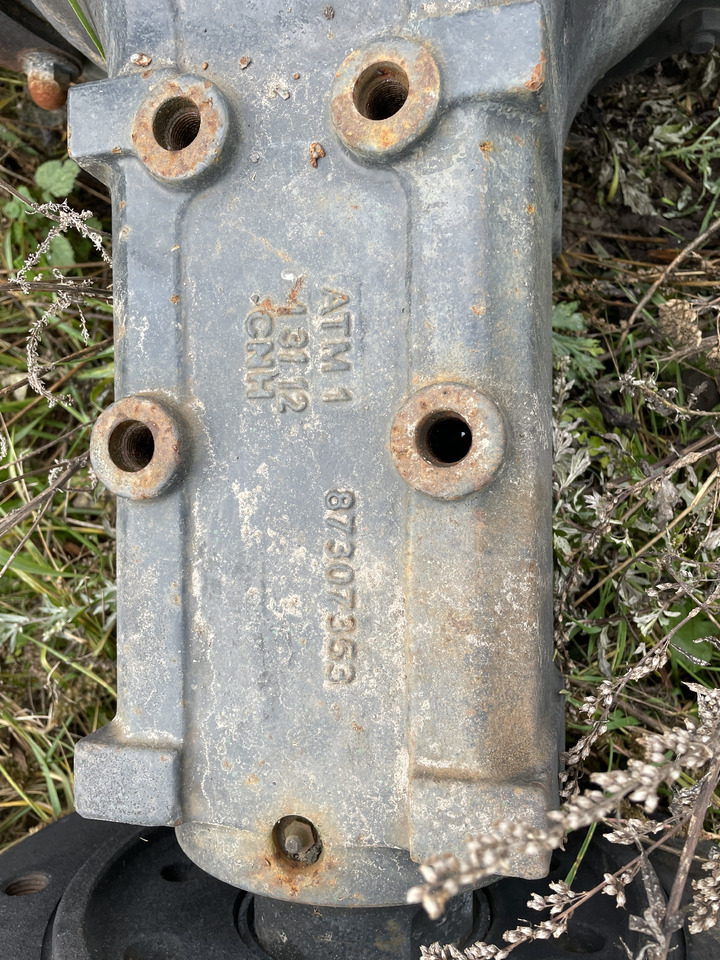 New Holland T7.235 - obudowa osi 87307353 - Tengely és alkatrészek - Traktor: 2 kép. New Holland T7.235 - obudowa osi 87307353 - Tengely és alkatrészek - Traktor: 2 kép.