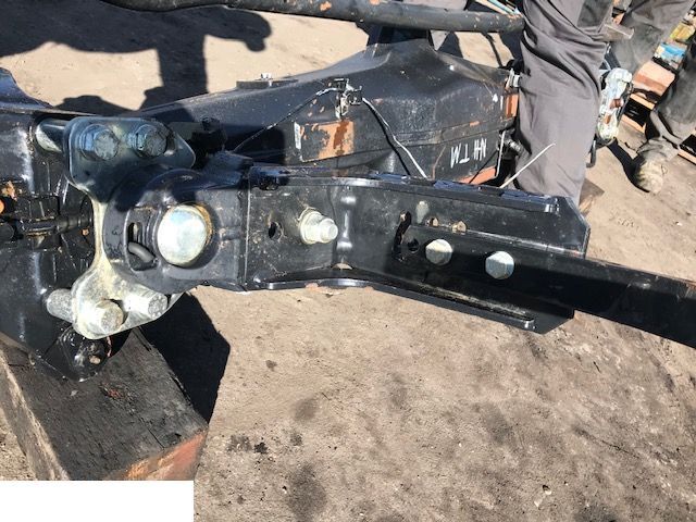 New Holland TM - Mocowanie Błotnika - Sárvédő - Építőipari gépek: 1 kép. New Holland TM - Mocowanie Błotnika - Sárvédő - Építőipari gépek: 1 kép.