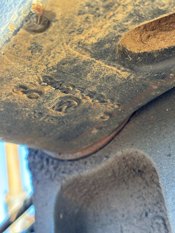 New Holland ramię podnośnika Rockshaft lewe 84275825 84275823 - Felfüggesztés - Mezőgazdasági gépek: 2 kép. New Holland ramię podnośnika Rockshaft lewe 84275825 84275823 - Felfüggesztés - Mezőgazdasági gépek: 2 kép.