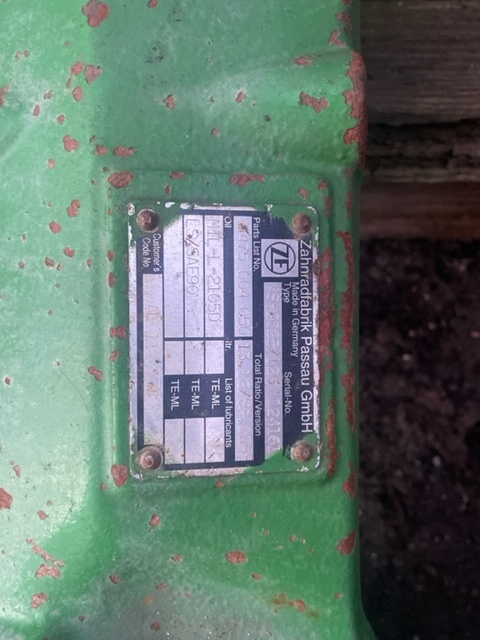 Obudowa mostu ZF AS-2025 obudowa ZF 4475405514 - Tengely és alkatrészek - Mezőgazdasági gépek: 1 kép. Obudowa mostu ZF AS-2025 obudowa ZF 4475405514 - Tengely és alkatrészek - Mezőgazdasági gépek: 1 kép.