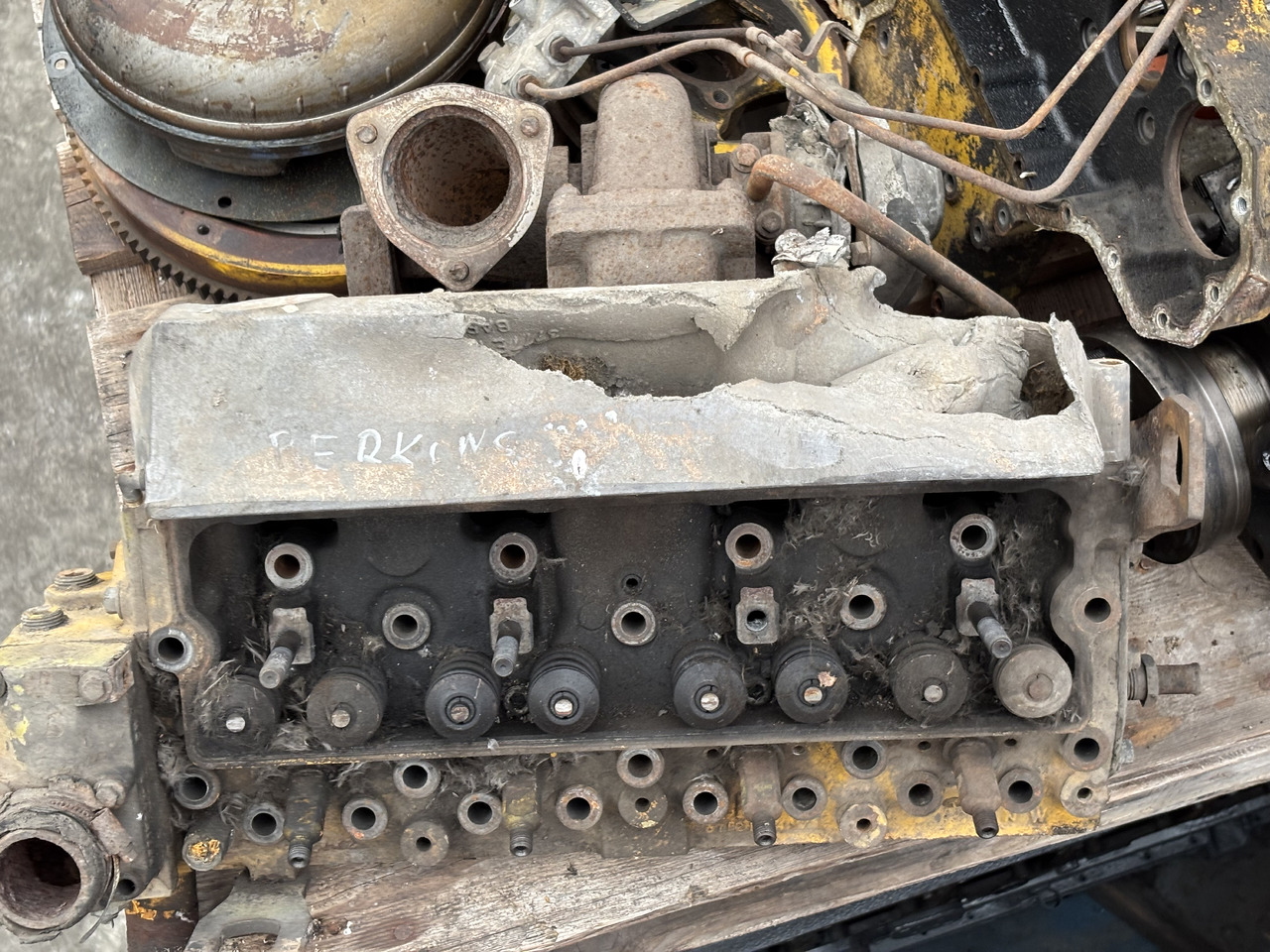 Perkins 4.236 4.248 Pokrywa Rozrządu Korbowód Tłok Miska Olejowa Tryb Koło Zamachowe CZĘŚCI - Lendkerék - Mezőgazdasági gépek: 3 kép. Perkins 4.236 4.248 Pokrywa Rozrządu Korbowód Tłok Miska Olejowa Tryb Koło Zamachowe CZĘŚCI - Lendkerék - Mezőgazdasági gépek: 3 kép.