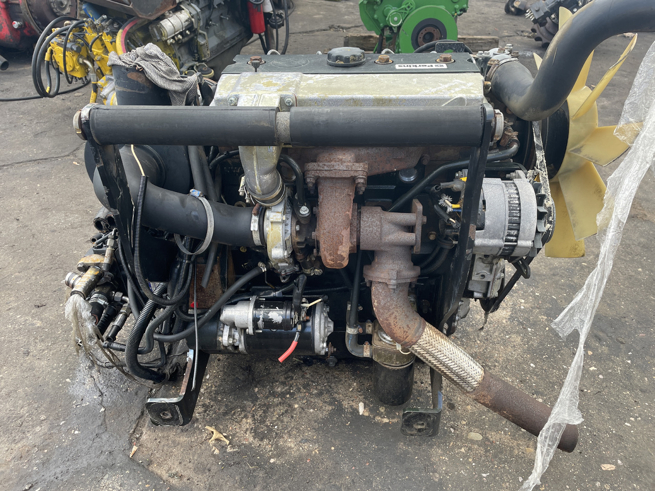 Perkins AB 1004.4 - silnik kompletny Manitou Caterpillar Massey - Motor - Építőipari gépek: 4 kép. Perkins AB 1004.4 - silnik kompletny Manitou Caterpillar Massey - Motor - Építőipari gépek: 4 kép.