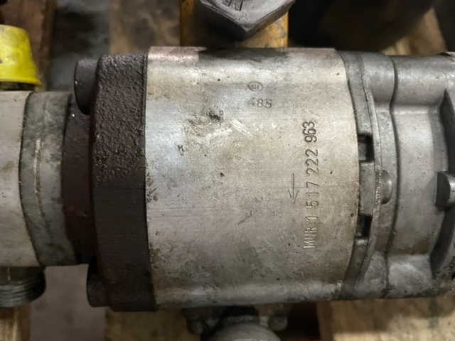 Pompa zębata Rexroth 0510466304 51517222962/1517222963/1517222452 - Hidraulikus szivattyú - Építőipari gépek: 3 kép. Pompa zębata Rexroth 0510466304 51517222962/1517222963/1517222452 - Hidraulikus szivattyú - Építőipari gépek: 3 kép.