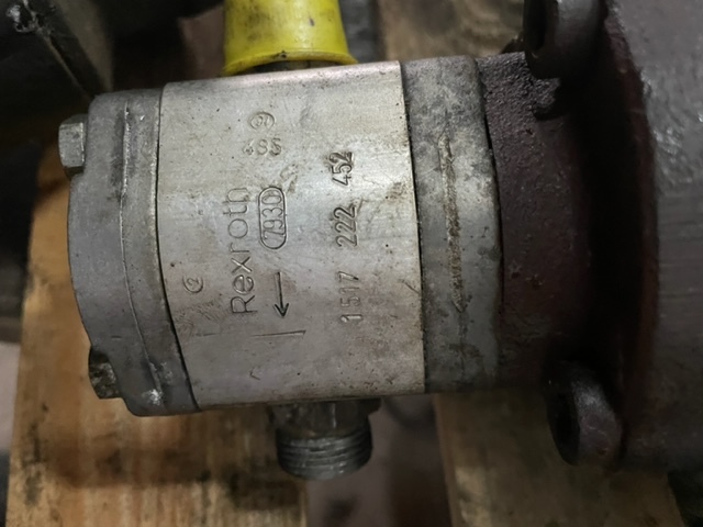 Pompa zębata Rexroth 0510466304 51517222962/1517222963/1517222452 - Hidraulikus szivattyú - Építőipari gépek: 4 kép. Pompa zębata Rexroth 0510466304 51517222962/1517222963/1517222452 - Hidraulikus szivattyú - Építőipari gépek: 4 kép.