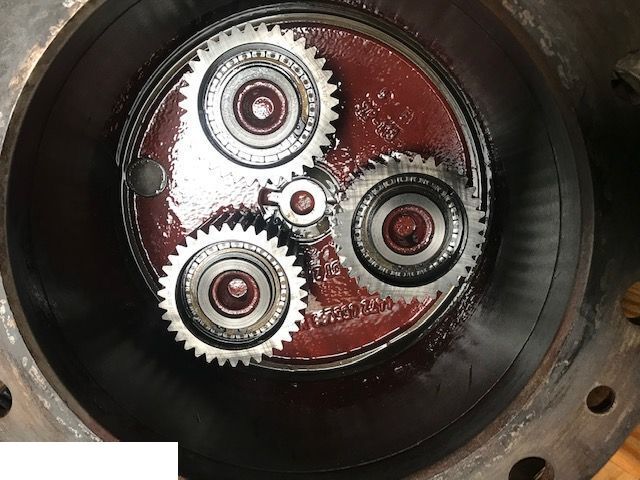 Przełoźenie 17x35x91 ZF APL 365 E - Erőátvitel - Mezőgazdasági gépek: 2 kép. Przełoźenie 17x35x91 ZF APL 365 E - Erőátvitel - Mezőgazdasági gépek: 2 kép.