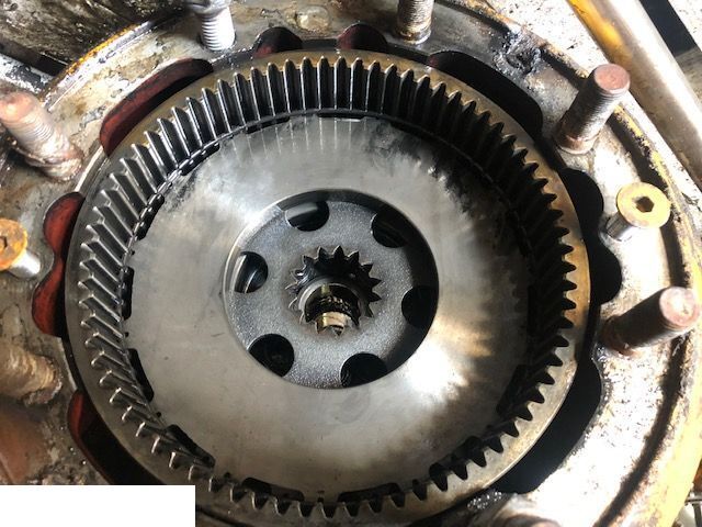 Sanderson Claas Ranger Manitou John Deere 4400 4500 - Tarcze Hamulcowe - Féktárcsa - Építőipari gépek: 1 kép. Sanderson Claas Ranger Manitou John Deere 4400 4500 - Tarcze Hamulcowe - Féktárcsa - Építőipari gépek: 1 kép.