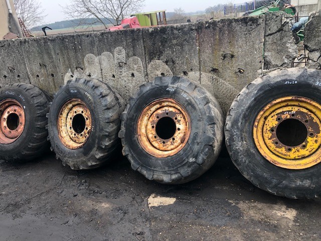 Sanderson , Matbro , Claas Ranger - Felgi 14x20 Koła Felga - Komplett kerék - Anyagmozgató gép: 5 kép. Sanderson , Matbro , Claas Ranger - Felgi 14x20 Koła Felga - Komplett kerék - Anyagmozgató gép: 5 kép.