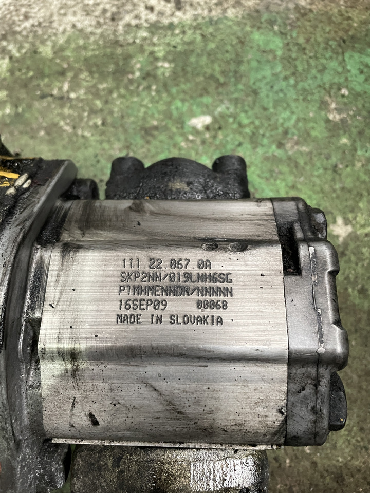Sauer Danfoss - pompa hydrauliczna SKP2NN/019LNH6SG - Hidraulikus szivattyú - Mezőgazdasági gépek: 1 kép. Sauer Danfoss - pompa hydrauliczna SKP2NN/019LNH6SG - Hidraulikus szivattyú - Mezőgazdasági gépek: 1 kép.