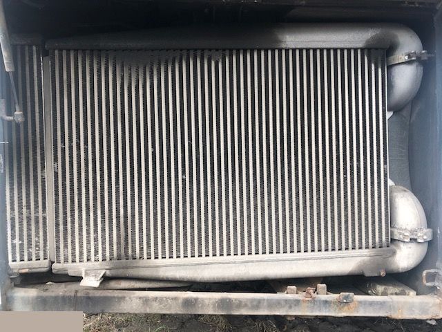 Sierra UL315 NF Intercooler - Köztes hűtő - Mezőgazdasági gépek: 1 kép. Sierra UL315 NF Intercooler - Köztes hűtő - Mezőgazdasági gépek: 1 kép.