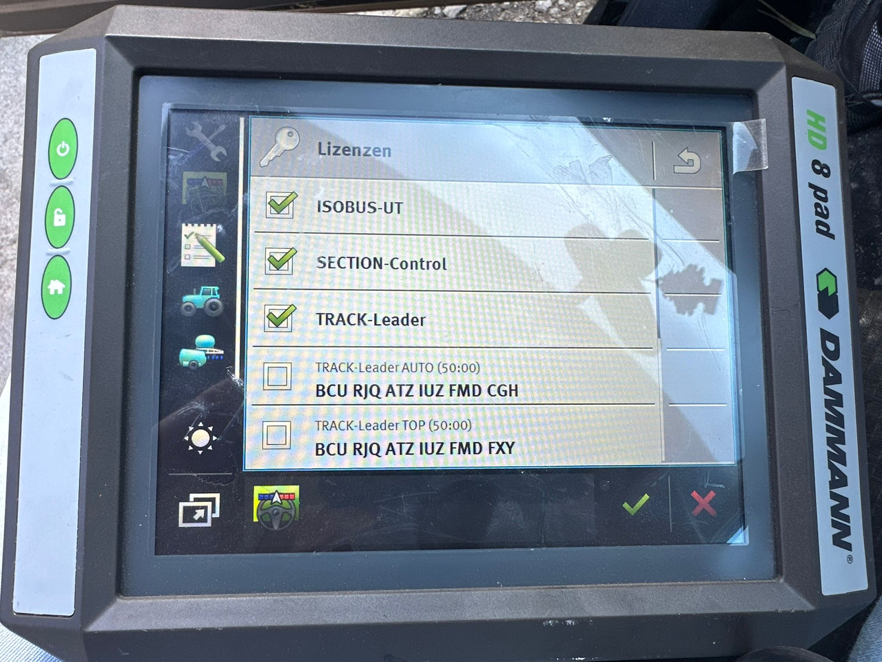 Terminal ME Müller DAMMANN HD 8 PAD Monitor Z LICENCJĄ - Elektromos rendszer - Mezőgazdasági gépek: 1 kép. Terminal ME Müller DAMMANN HD 8 PAD Monitor Z LICENCJĄ - Elektromos rendszer - Mezőgazdasági gépek: 1 kép.
