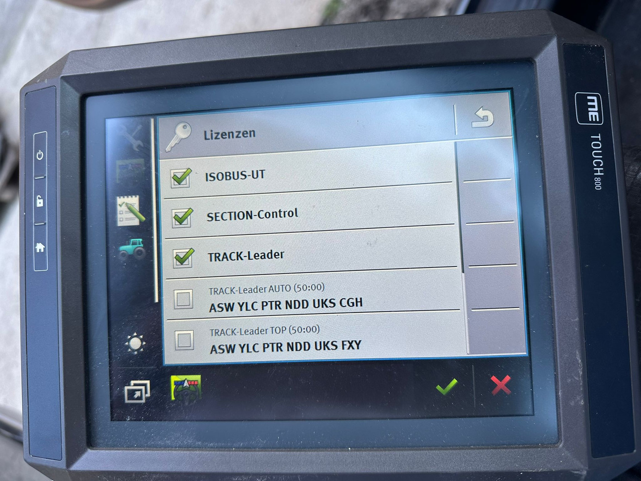 Terminal ME Müller TOUCH 800 Monitor Z LICENCJĄ 30322538 - Elektromos rendszer - Mezőgazdasági gépek: 1 kép. Terminal ME Müller TOUCH 800 Monitor Z LICENCJĄ 30322538 - Elektromos rendszer - Mezőgazdasági gépek: 1 kép.