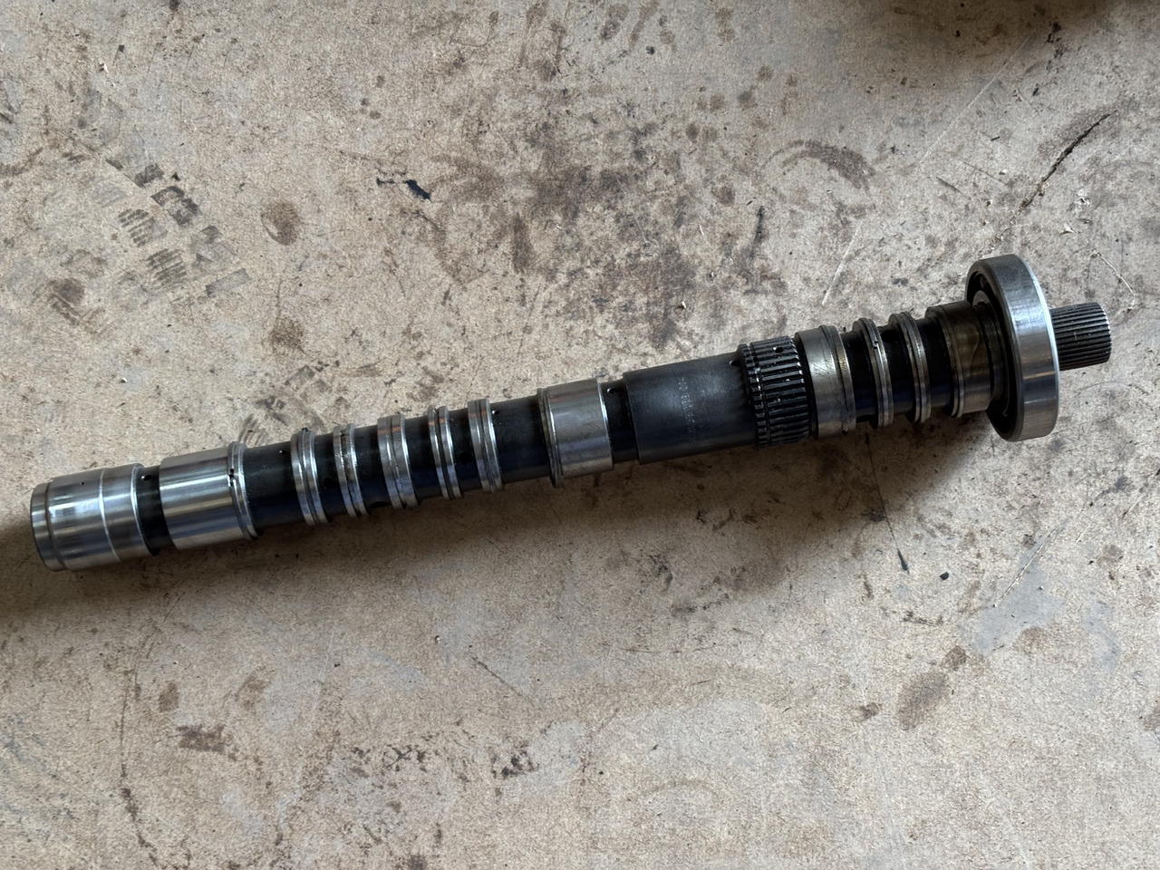 Wał odbioru Mocy ZF 2099359004 2099359008 - Erőátvitel - Mezőgazdasági gépek: 1 kép. Wał odbioru Mocy ZF 2099359004 2099359008 - Erőátvitel - Mezőgazdasági gépek: 1 kép.