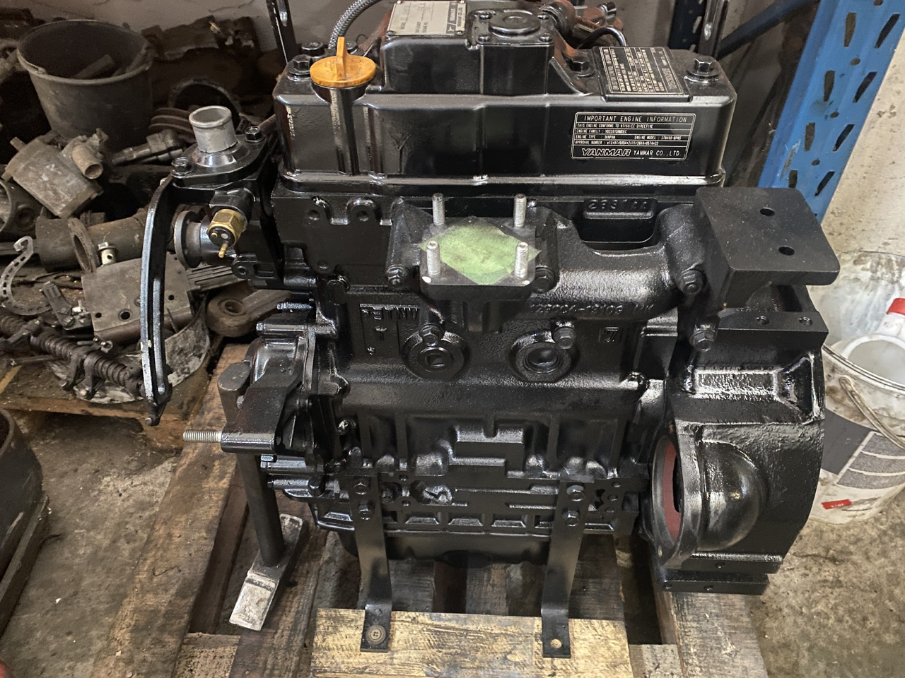 Yanmar 3TNV88 - silnik kompletny - Motor - Építőipari gépek: 1 kép. Yanmar 3TNV88 - silnik kompletny - Motor - Építőipari gépek: 1 kép.