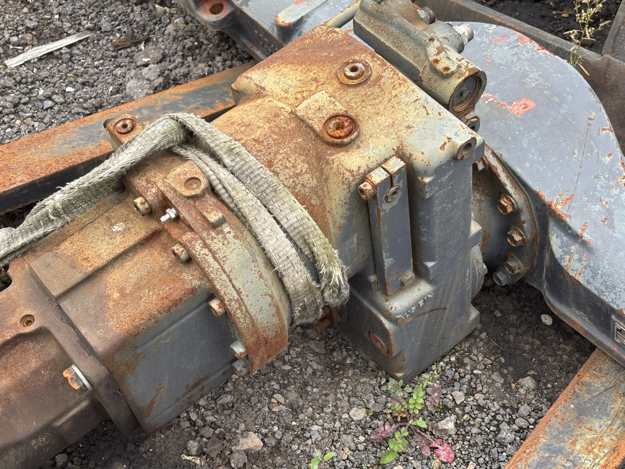 ZF AP-B755 2HL-100 Most Tylni Oś Tylnia Skrzynia Biegów Zwolnica Zwrotnica Pochwa CZĘŚCI - Véglehajtás - Mezőgazdasági gépek: 5 kép. ZF AP-B755 2HL-100 Most Tylni Oś Tylnia Skrzynia Biegów Zwolnica Zwrotnica Pochwa CZĘŚCI - Véglehajtás - Mezőgazdasági gépek: 5 kép.