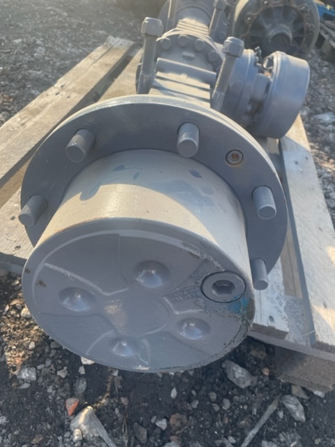 ZF APR-735 , zwolnica Piasta Półoś obudowa mostu - Tengely és alkatrészek - Mezőgazdasági gépek: 4 kép. ZF APR-735 , zwolnica Piasta Półoś obudowa mostu - Tengely és alkatrészek - Mezőgazdasági gépek: 4 kép.