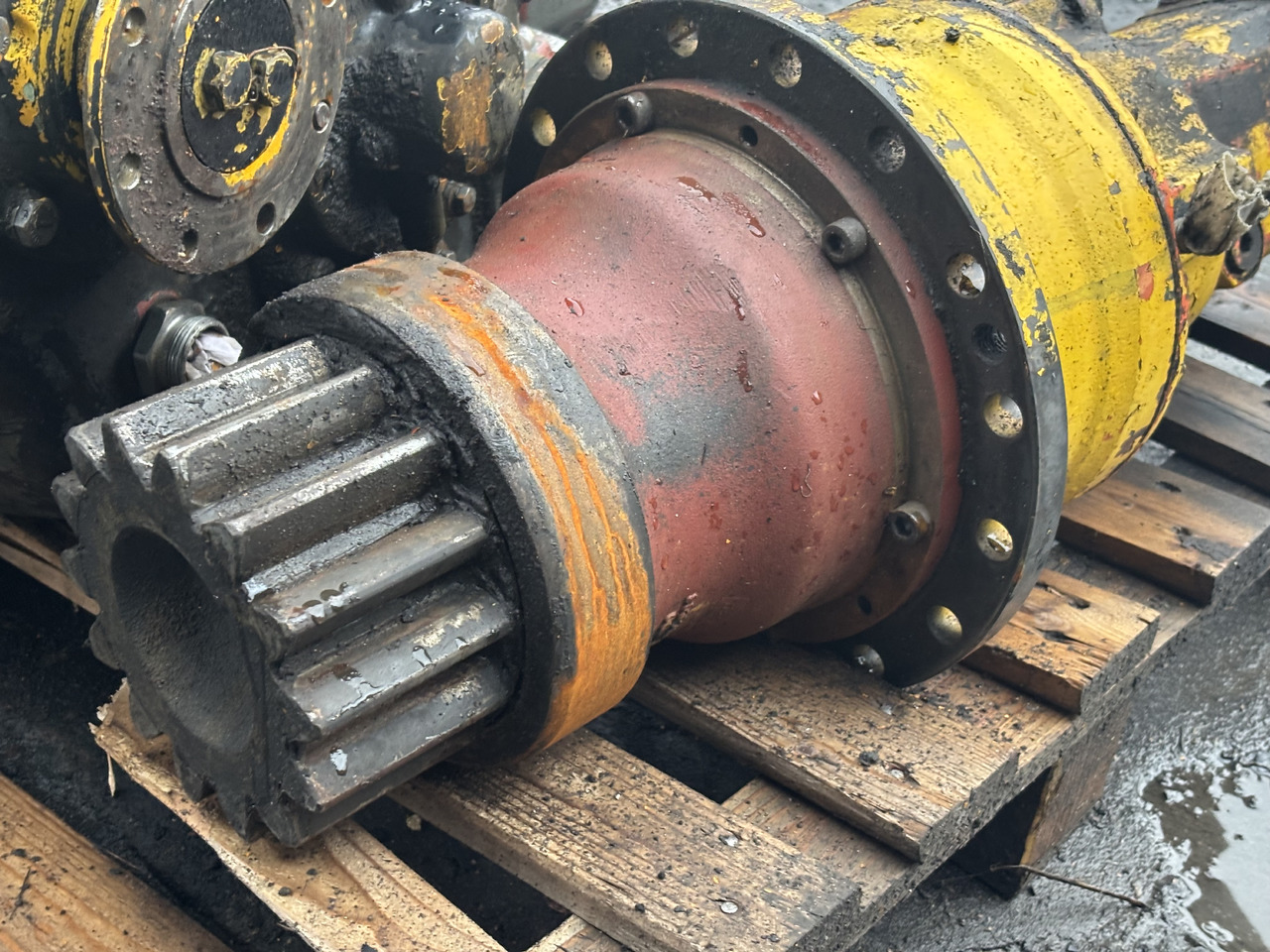 Zeppelin ZR15 Cat 212 206 Eder Reduktor Obrotu - Erőátvitel - Mezőgazdasági gépek: 3 kép. Zeppelin ZR15 Cat 212 206 Eder Reduktor Obrotu - Erőátvitel - Mezőgazdasági gépek: 3 kép.