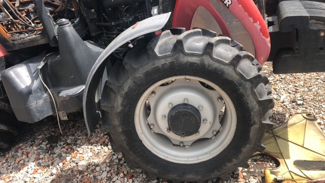 Zetor forterra 124.41 felga - Felni - Mezőgazdasági gépek: 2 kép. Zetor forterra 124.41 felga - Felni - Mezőgazdasági gépek: 2 kép.