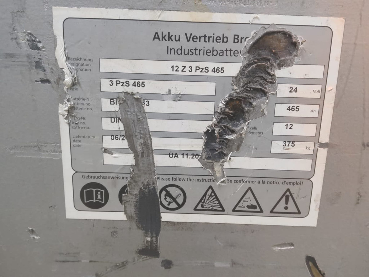 AVB Battery 24V 465Ah - Akkumulátor - Anyagmozgató gép: 2 kép. AVB Battery 24V 465Ah - Akkumulátor - Anyagmozgató gép: 2 kép.