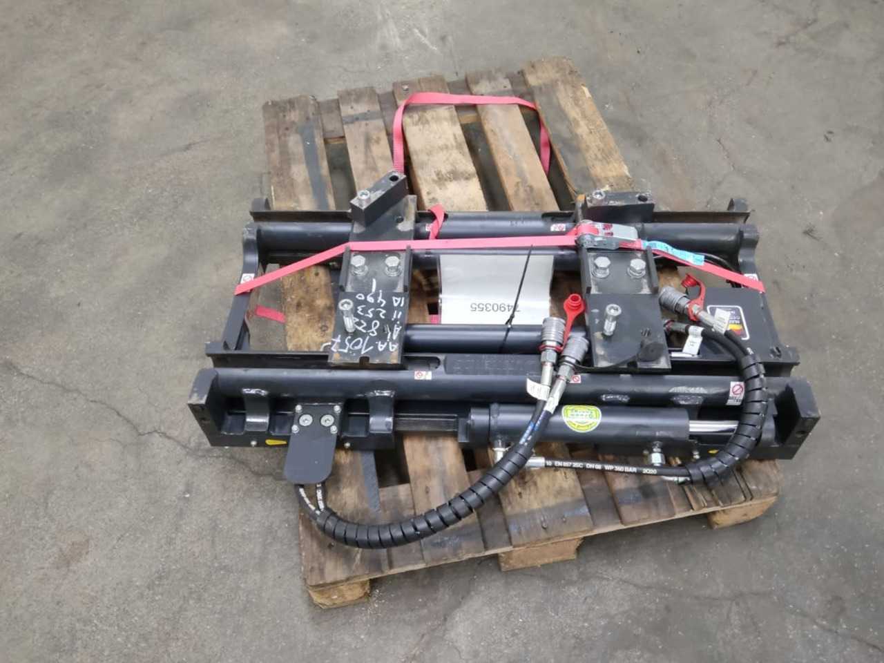 Durwen RZV20S - Adapterek - Anyagmozgató gép: 4 kép. Durwen RZV20S - Adapterek - Anyagmozgató gép: 4 kép.