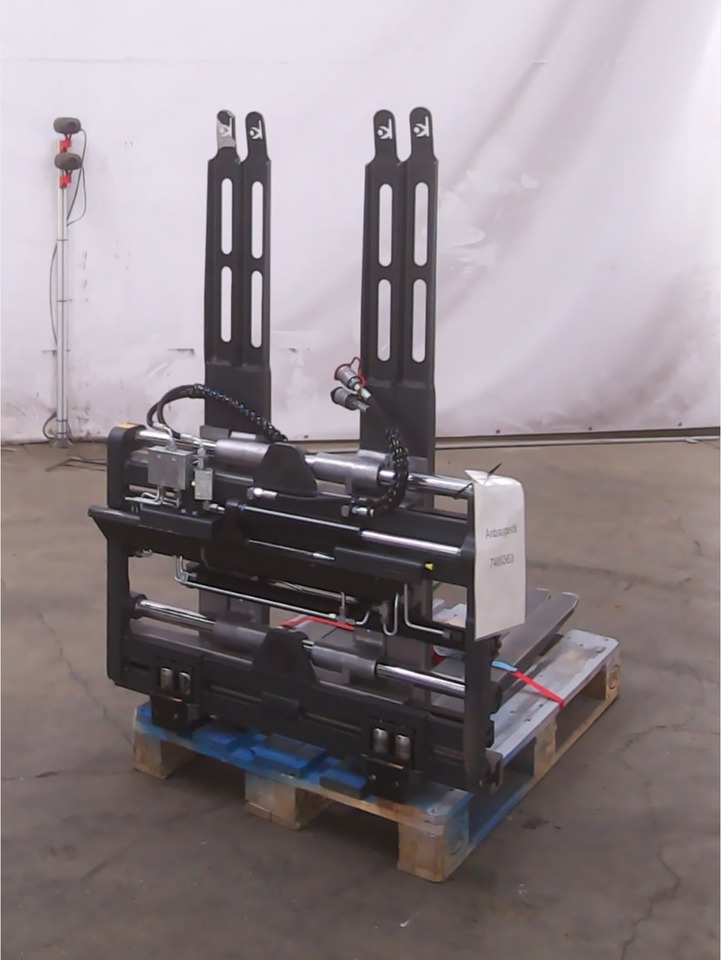 Kaup 15T429C - Adapterek - Anyagmozgató gép: 2 kép. Kaup 15T429C - Adapterek - Anyagmozgató gép: 2 kép.