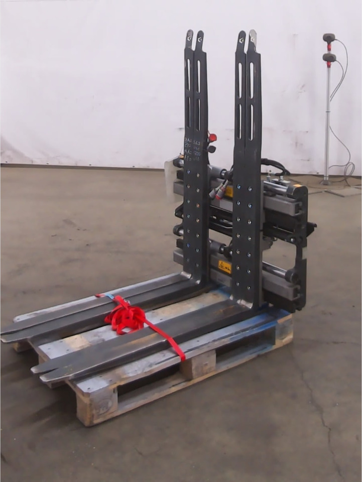 Kaup 15T429C - Adapterek - Anyagmozgató gép: 1 kép. Kaup 15T429C - Adapterek - Anyagmozgató gép: 1 kép.