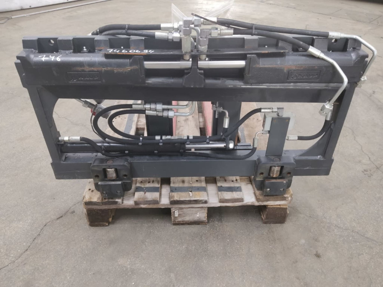 Kaup 2T466B - Adapterek - Anyagmozgató gép: 3 kép. Kaup 2T466B - Adapterek - Anyagmozgató gép: 3 kép.
