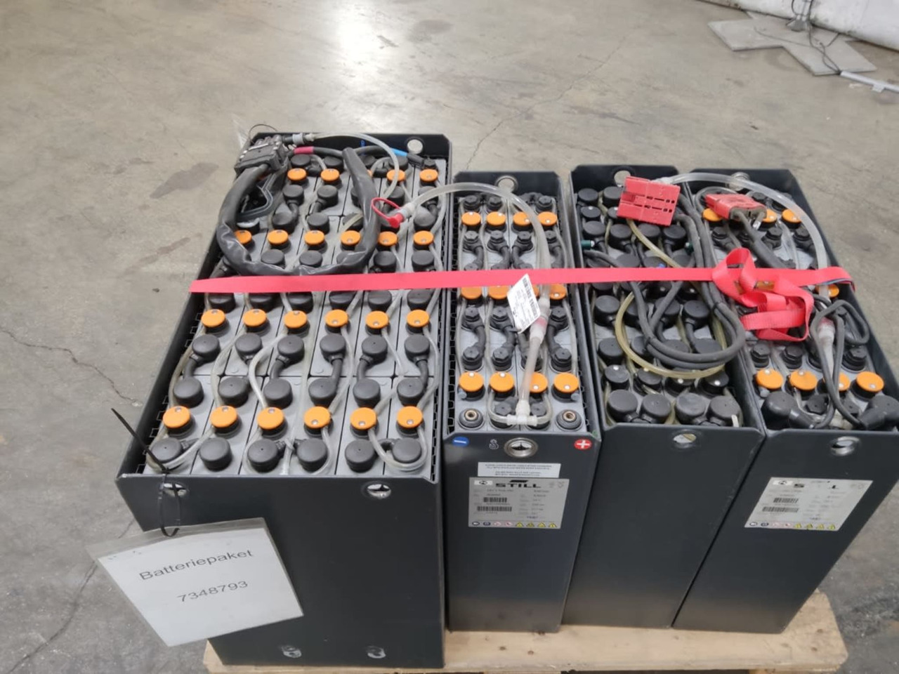 Battery Package - 4 Pcs. - Akkumulátor - Anyagmozgató gép: 4 kép. Battery Package - 4 Pcs. - Akkumulátor - Anyagmozgató gép: 4 kép.