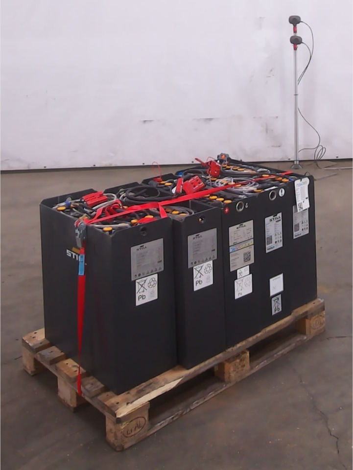 Battery Package - 5 Pcs. - Akkumulátor - Anyagmozgató gép: 1 kép. Battery Package - 5 Pcs. - Akkumulátor - Anyagmozgató gép: 1 kép.