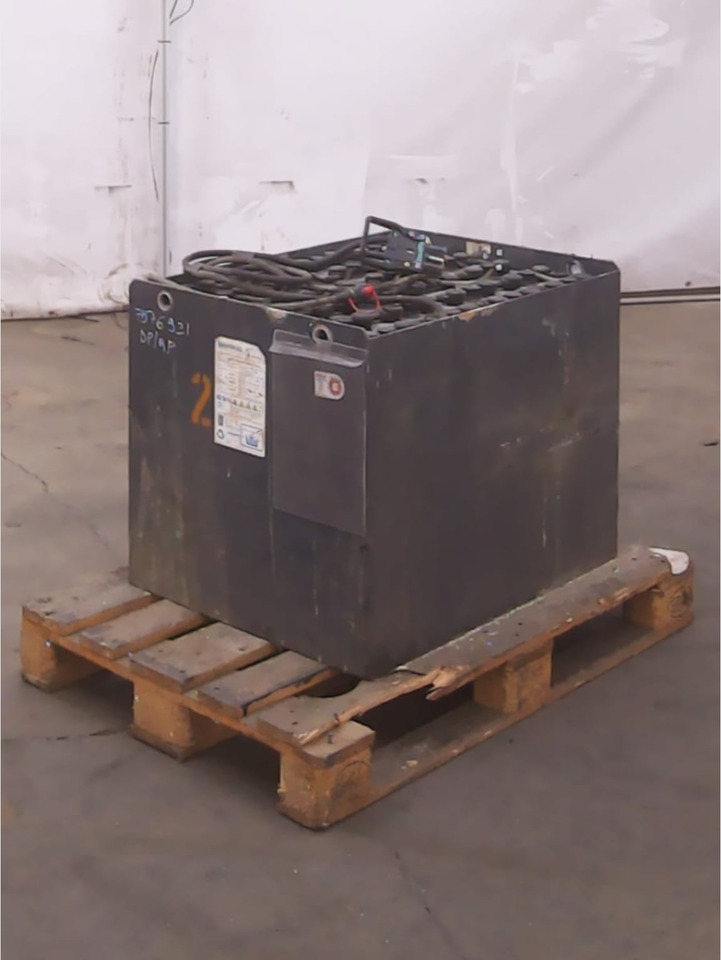 Benning 48V 625Ah - Akkumulátor - Anyagmozgató gép: 3 kép. Benning 48V 625Ah - Akkumulátor - Anyagmozgató gép: 3 kép.