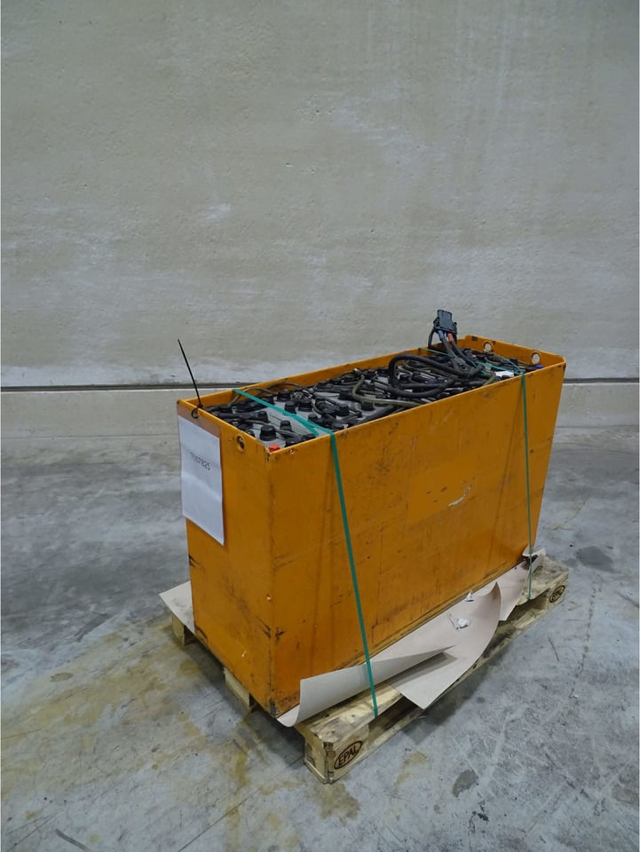 Habat 48V 775Ah - Akkumulátor - Anyagmozgató gép: 1 kép. Habat 48V 775Ah - Akkumulátor - Anyagmozgató gép: 1 kép.