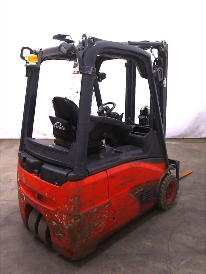 Linde E16-02 - Elektromos targonca: 4 kép. Linde E16-02 - Elektromos targonca: 4 kép.