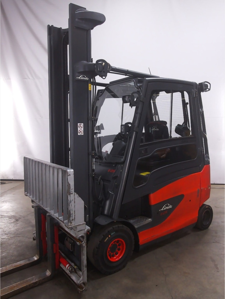 Linde E25HL-01/600 - Elektromos targonca: 1 kép. Linde E25HL-01/600 - Elektromos targonca: 1 kép.