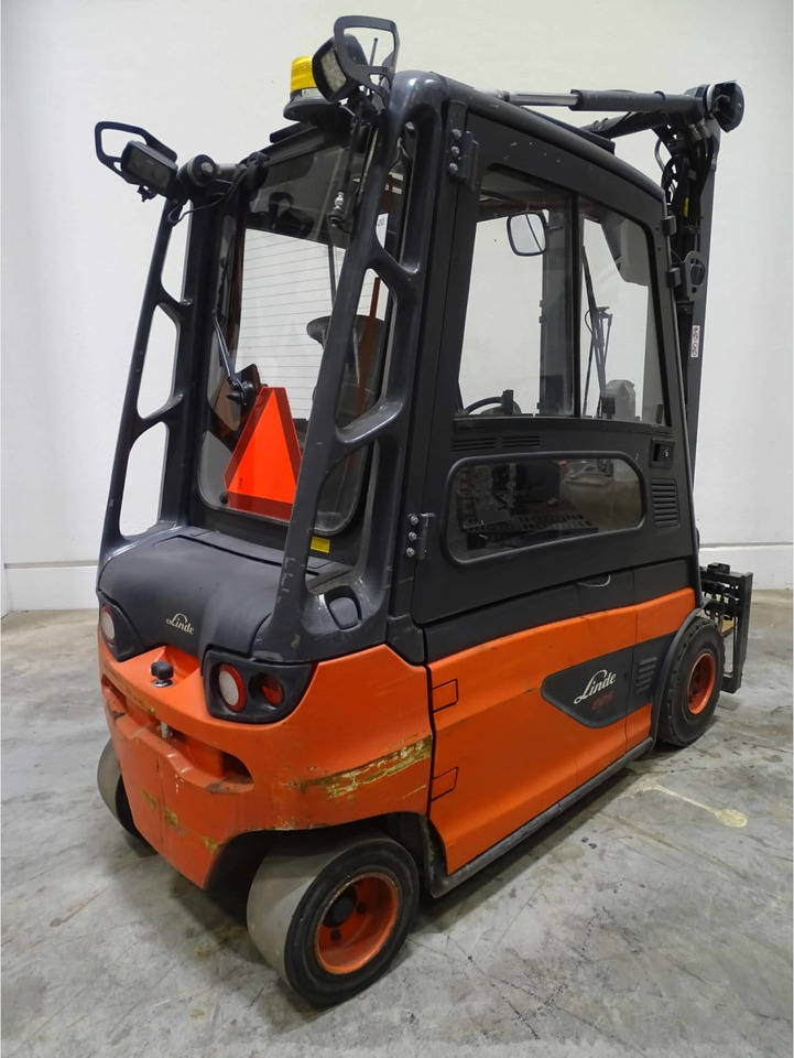 Linde E25L-01 - Elektromos targonca: 3 kép. Linde E25L-01 - Elektromos targonca: 3 kép.