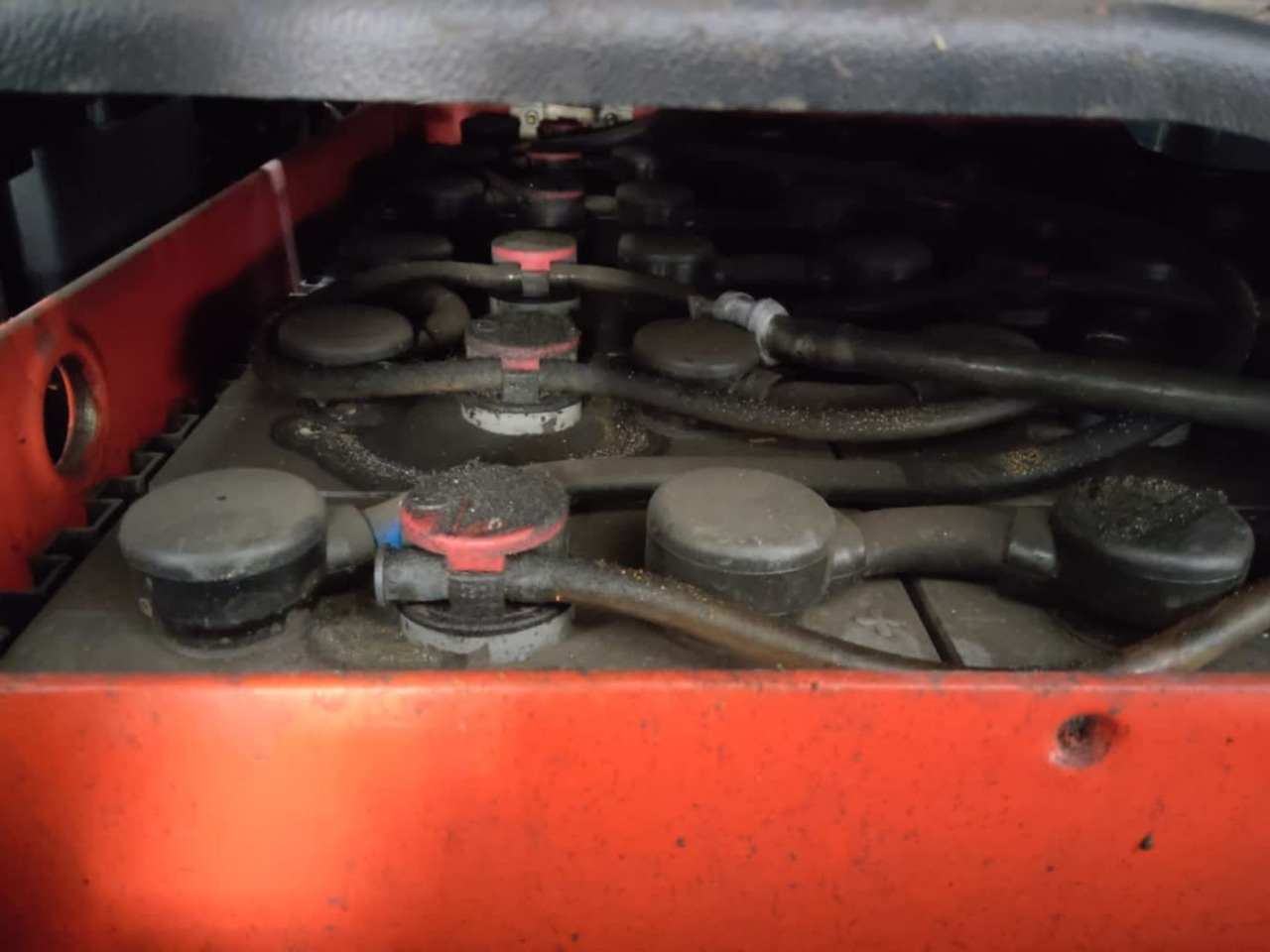 Linde R14X-03 - Tolóoszlopos targoncá: 5 kép. Linde R14X-03 - Tolóoszlopos targoncá: 5 kép.