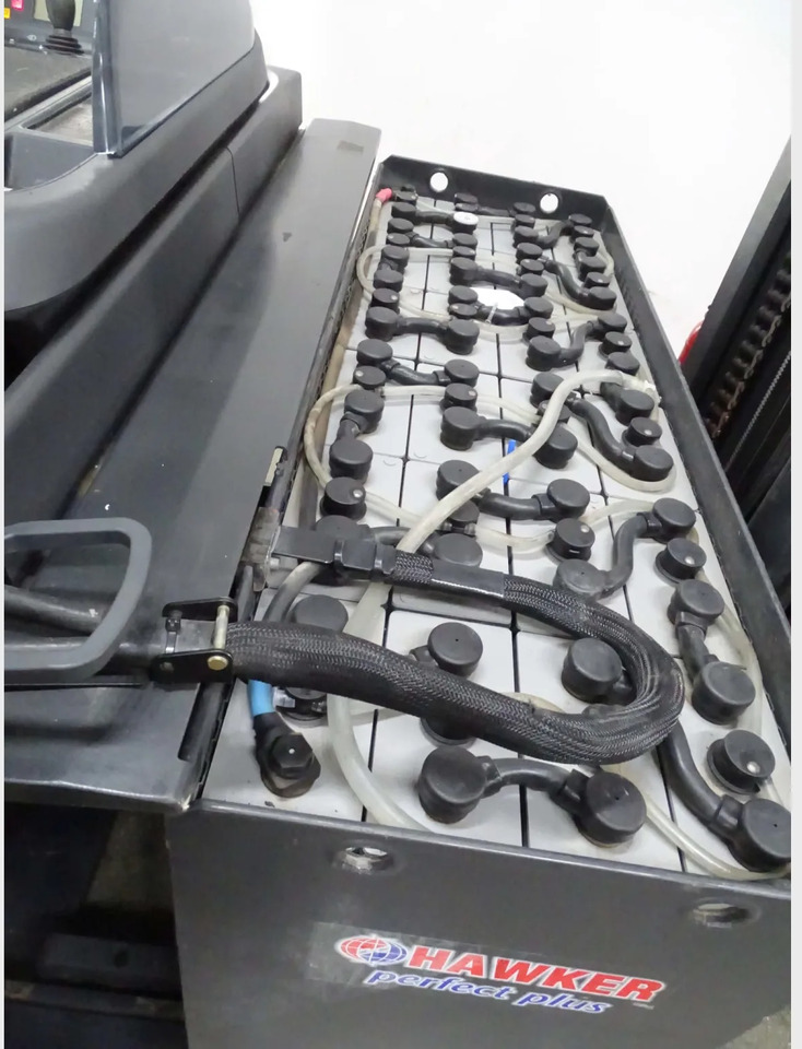 Linde R16HD-01 - Tolóoszlopos targoncá: 4 kép. Linde R16HD-01 - Tolóoszlopos targoncá: 4 kép.