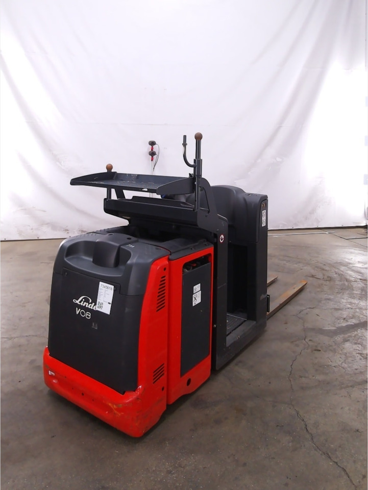 Linde V08-02 - Komissiózó targoncá: 3 kép. Linde V08-02 - Komissiózó targoncá: 3 kép.
