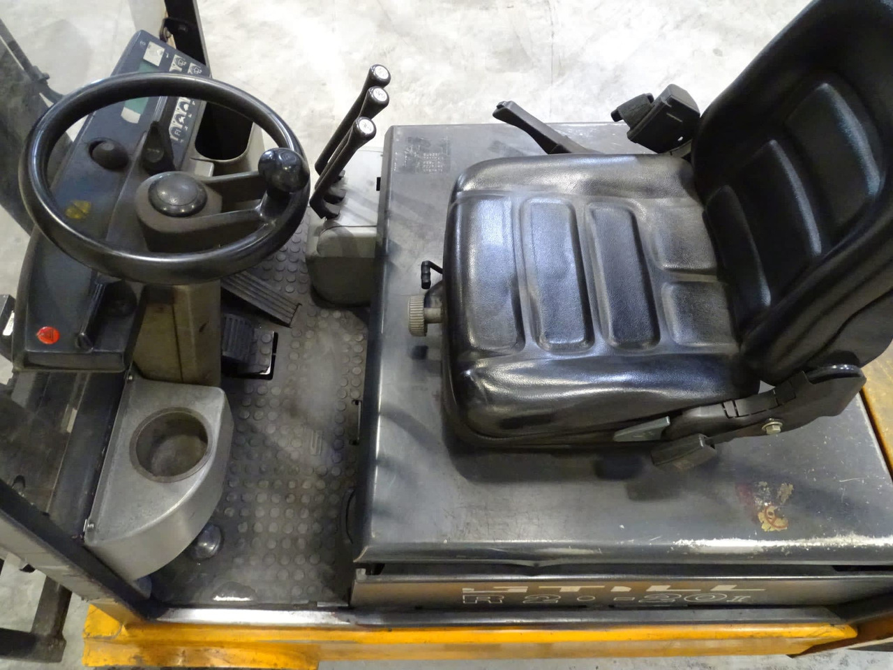 Package: 7521463 R20-20Pi & 7521464 R20-20Pi - Villás targonca: 4 kép. Package: 7521463 R20-20Pi & 7521464 R20-20Pi - Villás targonca: 4 kép.