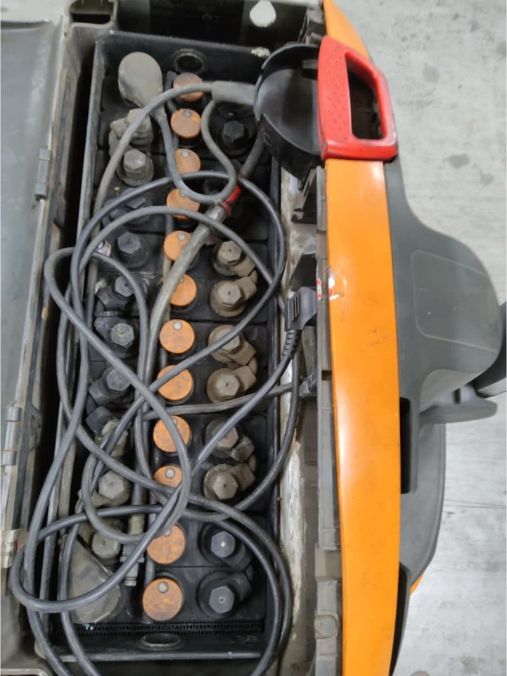 STILL EXU20 - Kézi raklapemelő: 4 kép. STILL EXU20 - Kézi raklapemelő: 4 kép.