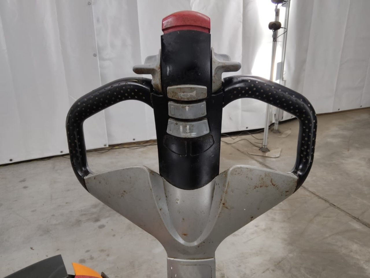 STILL EXU20 - Kézi raklapemelő: 3 kép. STILL EXU20 - Kézi raklapemelő: 3 kép.