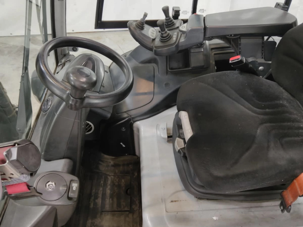 STILL RX60-30 - Elektromos targonca: 3 kép. STILL RX60-30 - Elektromos targonca: 3 kép.