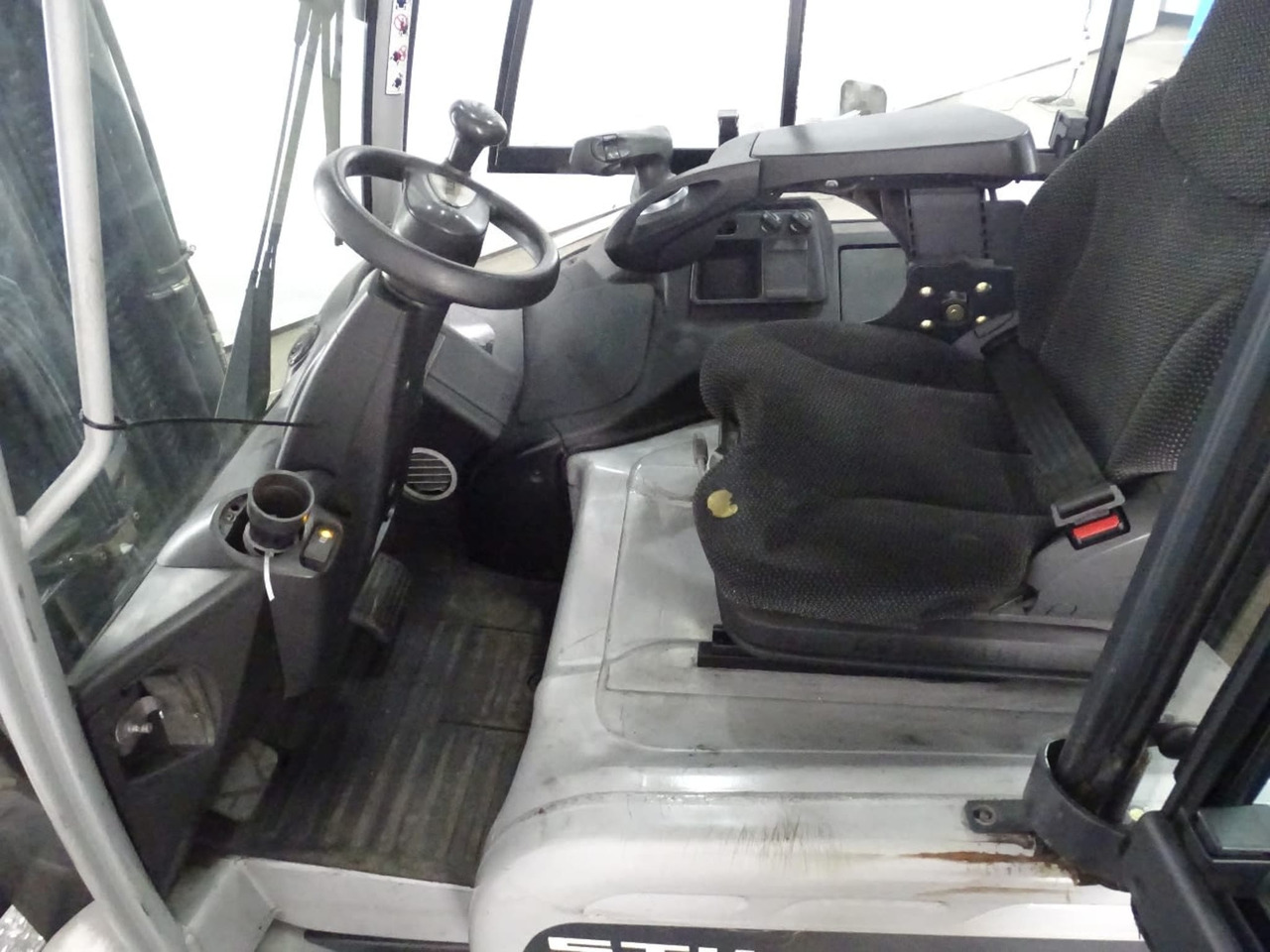 STILL RX60-30 - Elektromos targonca: 3 kép. STILL RX60-30 - Elektromos targonca: 3 kép.