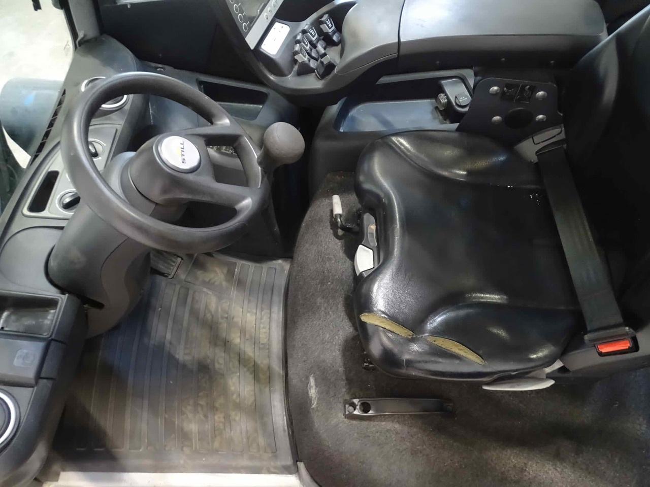 STILL RX70-25 - Dízel targonca: 3 kép. STILL RX70-25 - Dízel targonca: 3 kép.