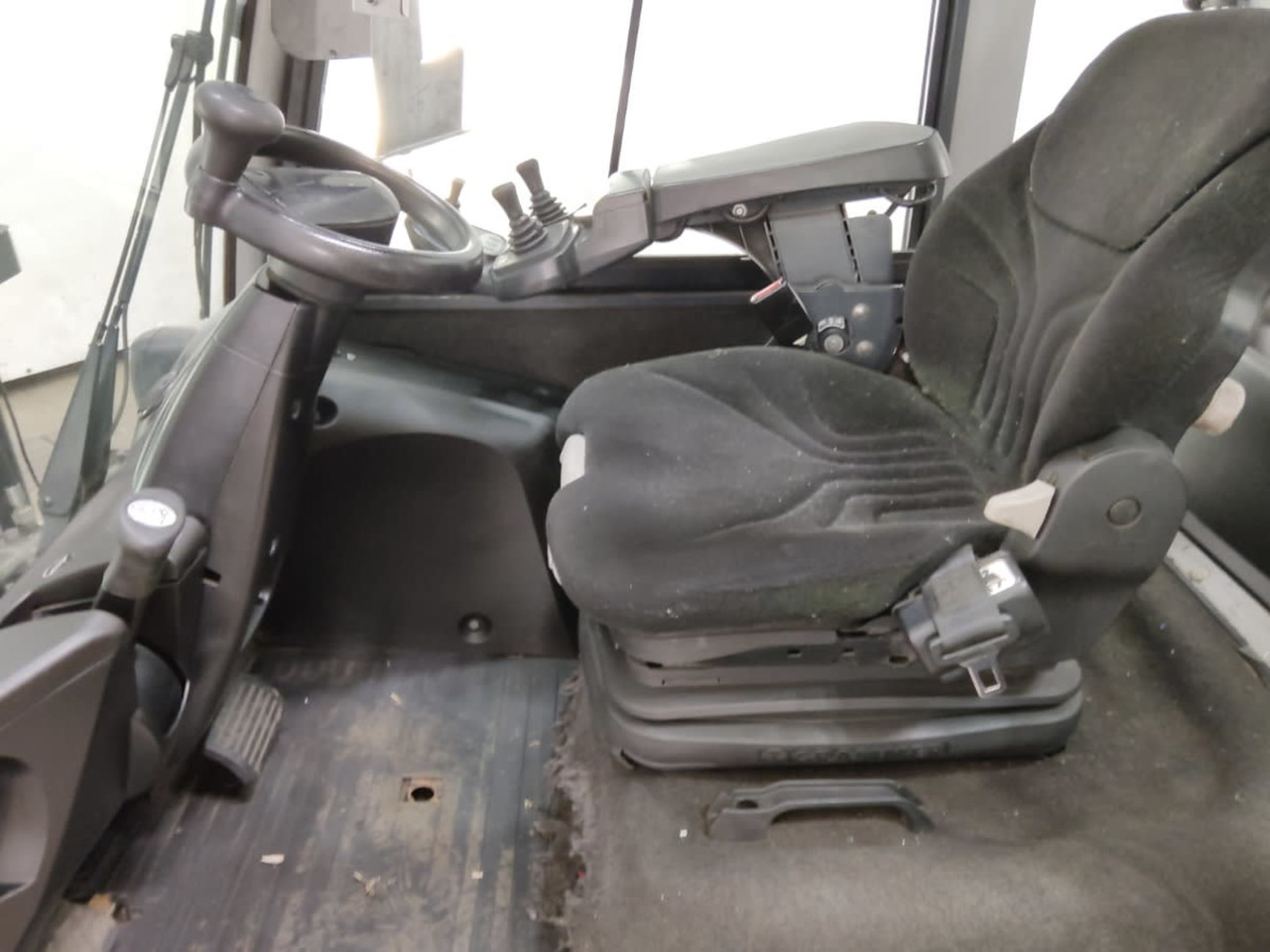 STILL RX70-50/600 - Dízel targonca: 3 kép. STILL RX70-50/600 - Dízel targonca: 3 kép.