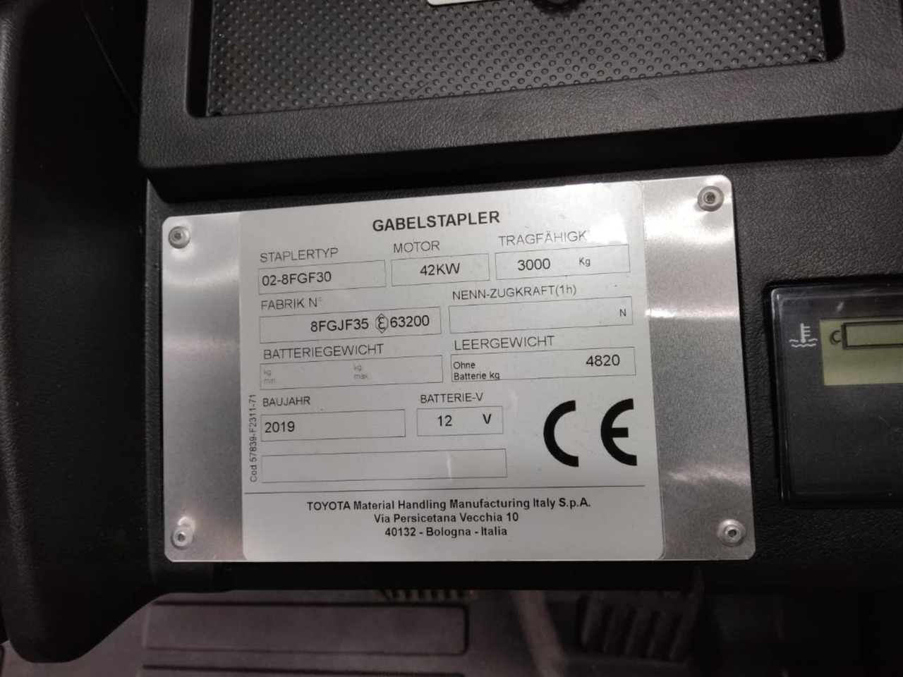 Toyota 02-8FGF30 - Gázüzemű targonca: 2 kép. Toyota 02-8FGF30 - Gázüzemű targonca: 2 kép.